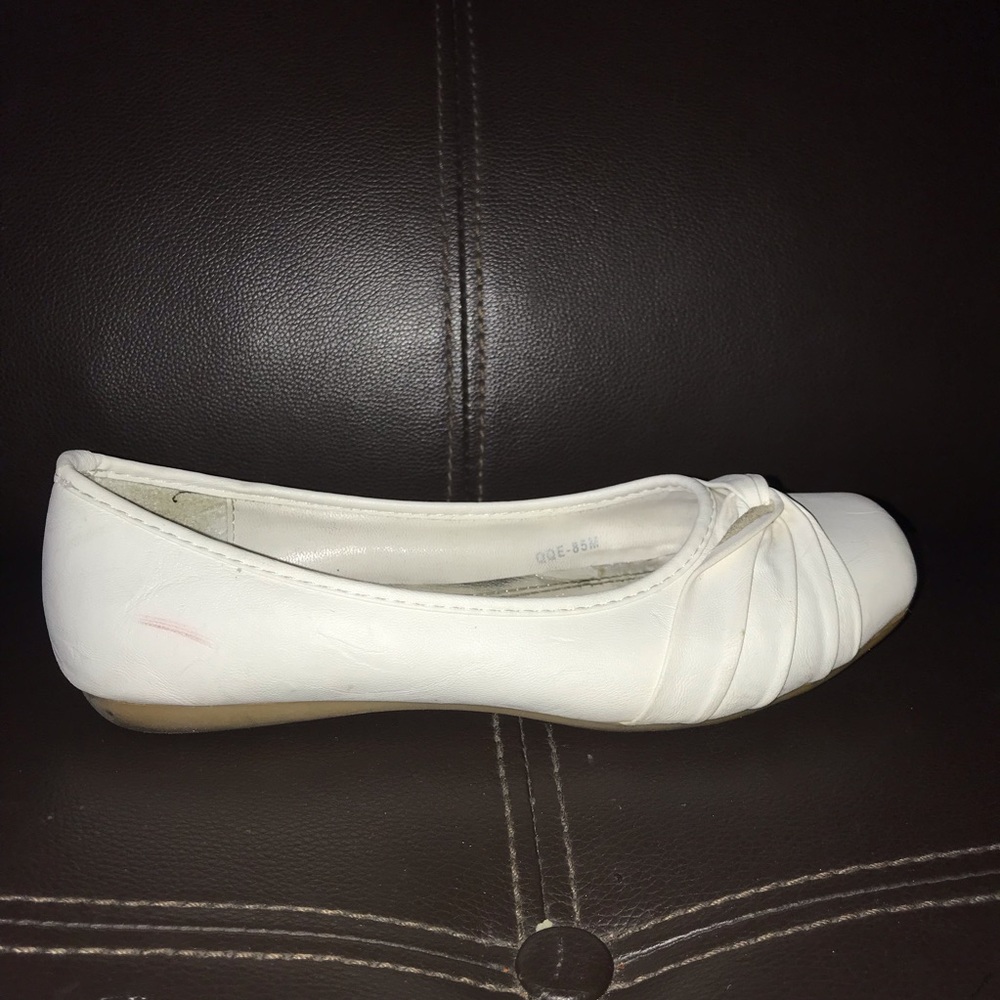 WHITE FLATS - Picture 4 of 7